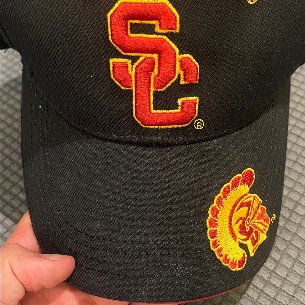Black USC Trojans Cap - Picture 3 of 4